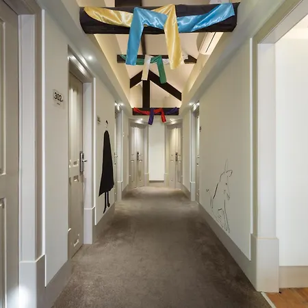 Vandrerhjem Serenata & *