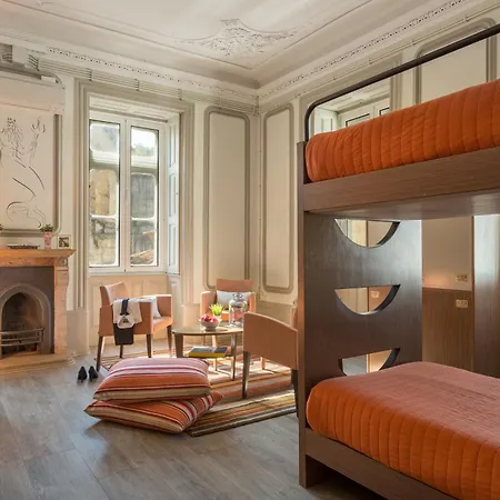 Vandrerhjem Serenata & *