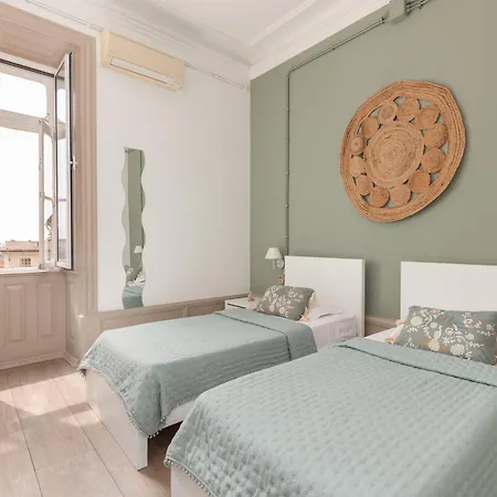 Vandrerhjem Serenata & *