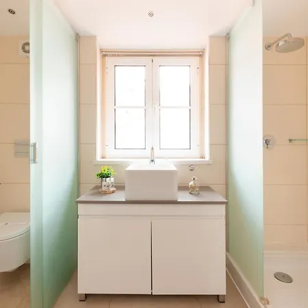 Vandrerhjem Serenata & Coimbra