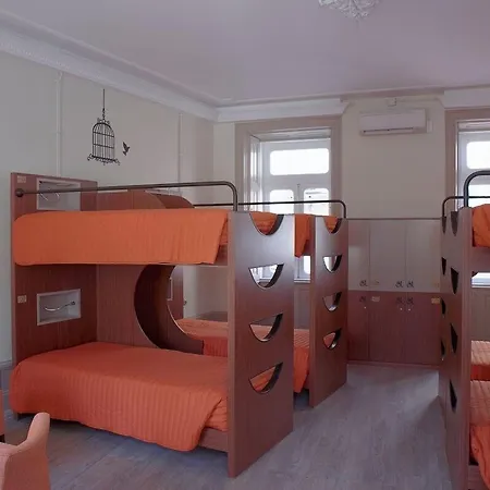 Serenata Hotel&hostel Ostello *