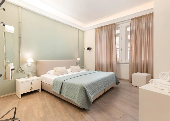 Hostel Serenata & Coimbra