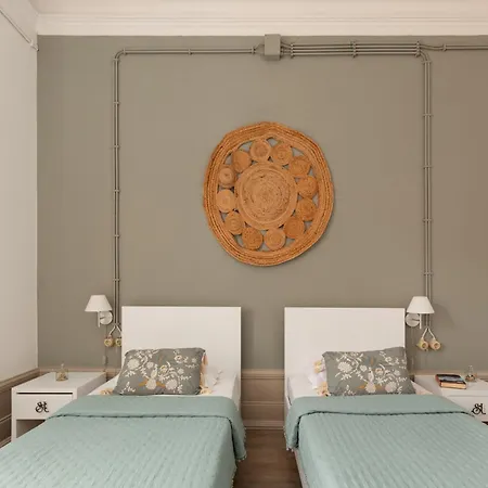 Serenata Hotel&hostel Ostello *