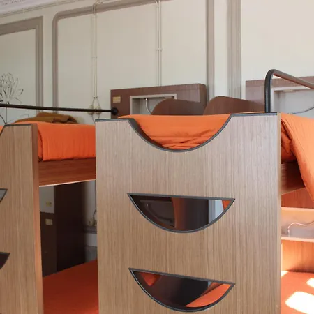Serenata Hotel&hostel *