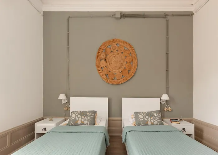 Serenata Hotel&hostel Ostello *