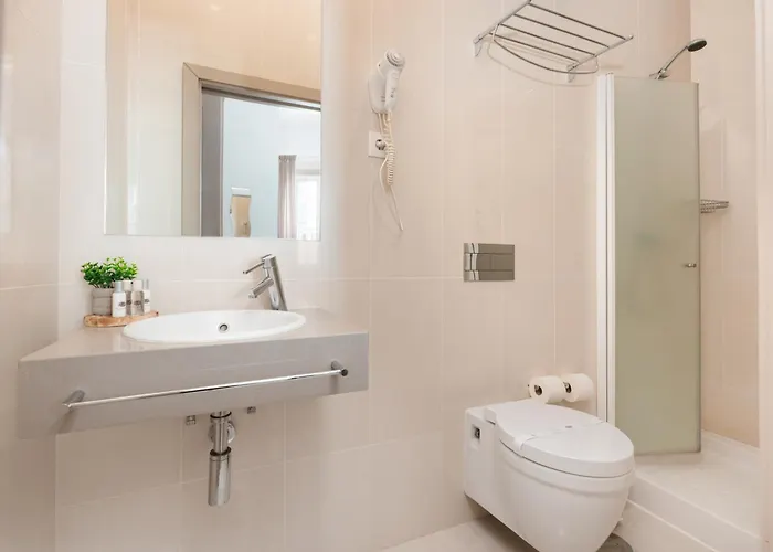Serenata Hotel&hostel Ostello Coimbra