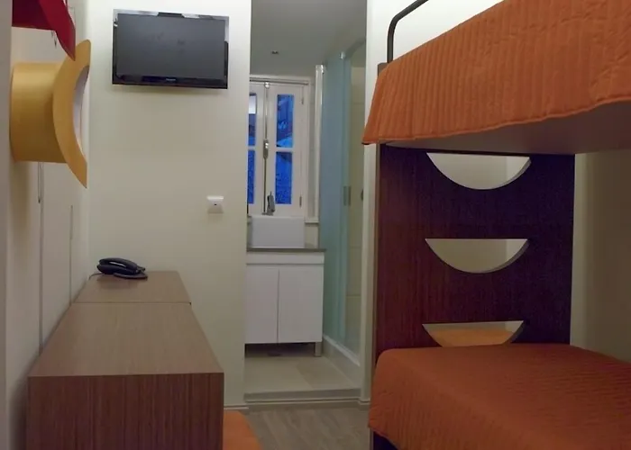 Serenata Hotel&hostel Ostello